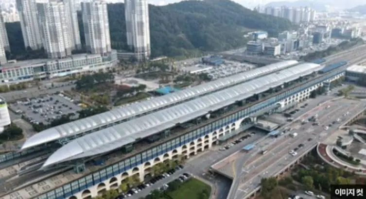 아산탕정자이 메트로시티 인접 교통 시설인 천안아산역, 복합환승센터